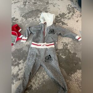 Roots Gray and White toddler 2T Hoodie Set